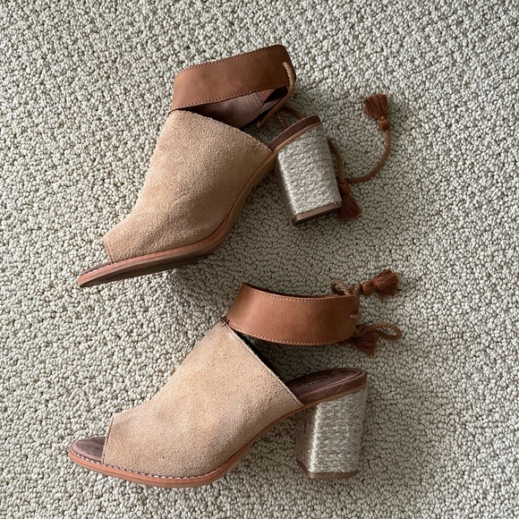 TOMS Seville sandal in Honey Suede - Picture 5 of 7